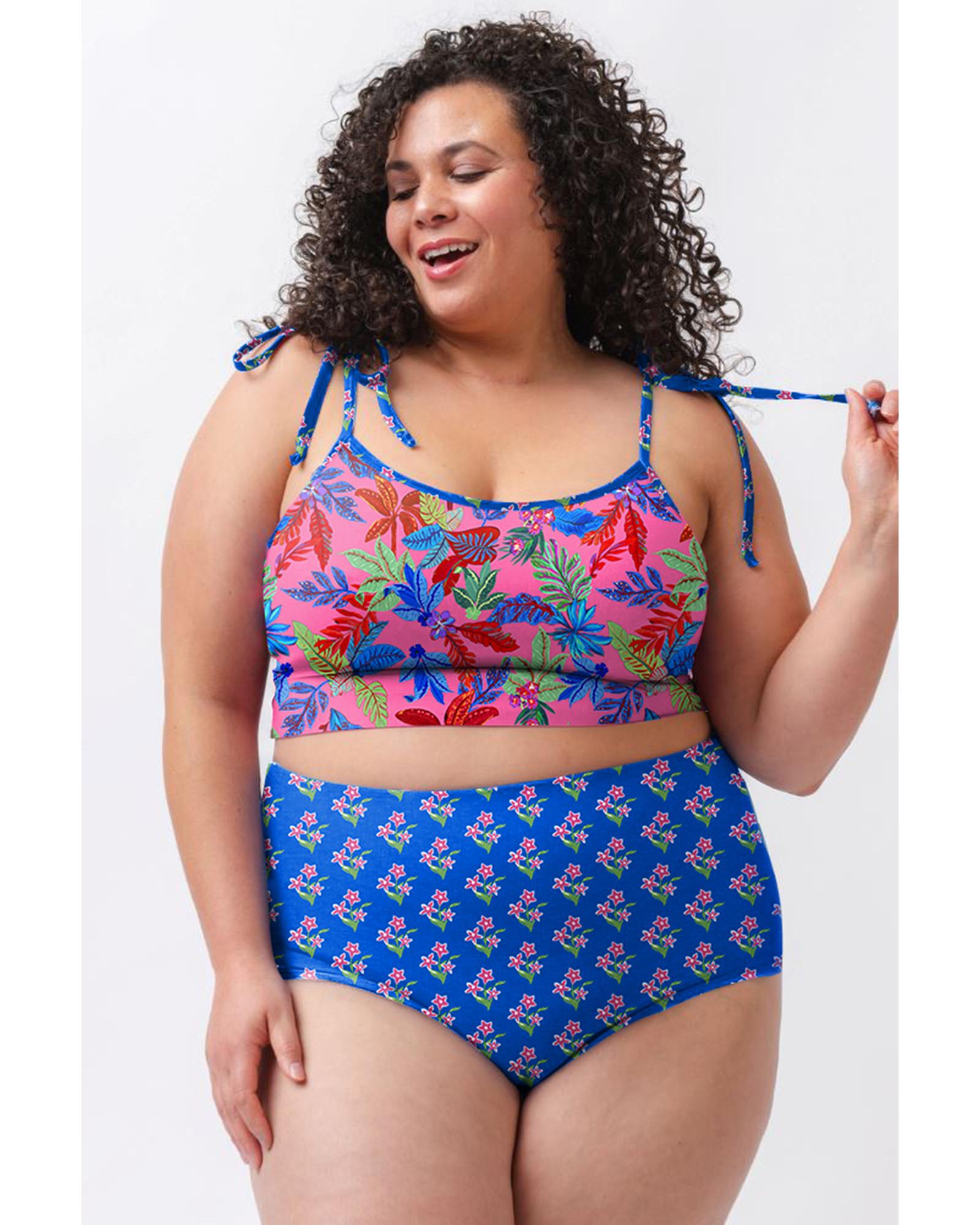 Azura Exchange Blue Fashion Print Tied Straps Crop Vest and High Waist Plus Size - Bild 9 von 12
