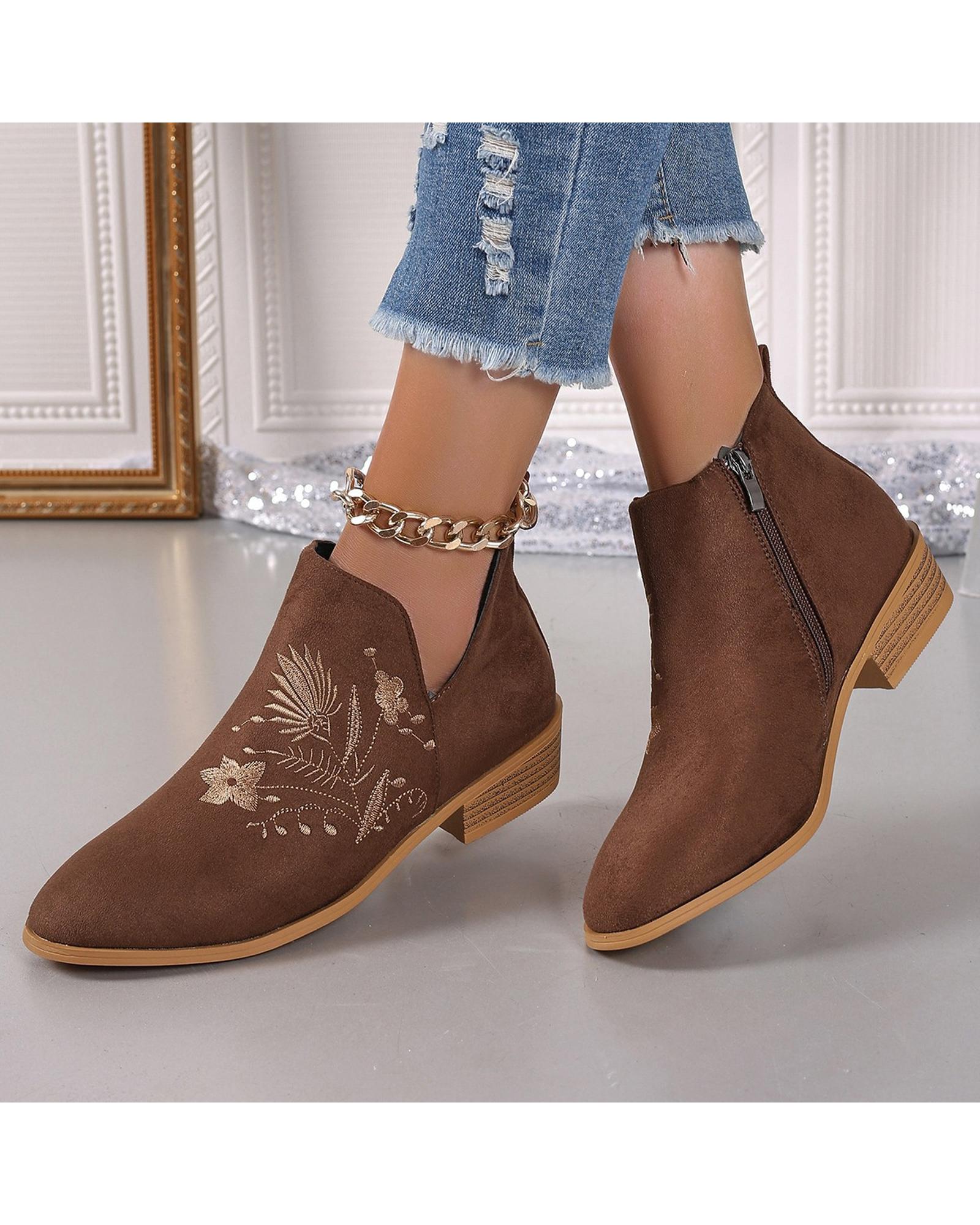 Everyday the Label Embroidered Suede Point Toe Block Heel Boots Women Brown - Foto 17 di 22