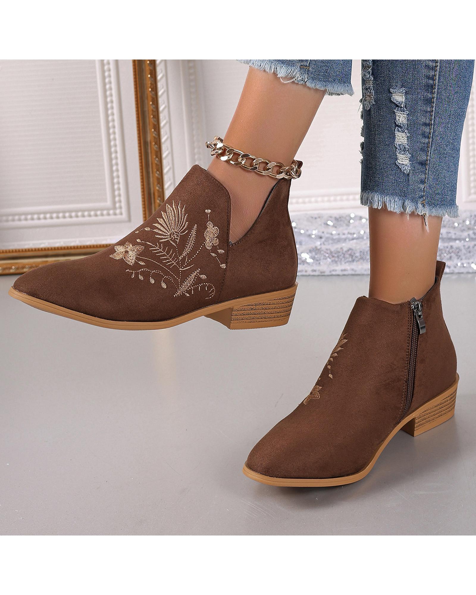 Everyday the Label Embroidered Suede Point Toe Block Heel Boots Women Brown - Foto 19 di 22